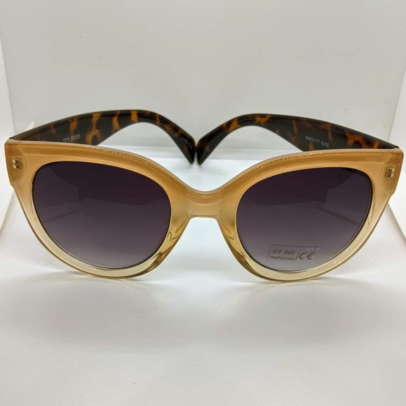 Sunglasses Blonde, Cream to Clear fade and Tortoise Shell marked Steve Madden - Picture 3 of 4